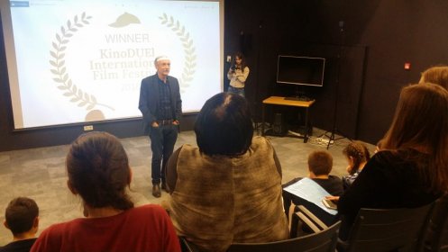 Photo of hacer encima