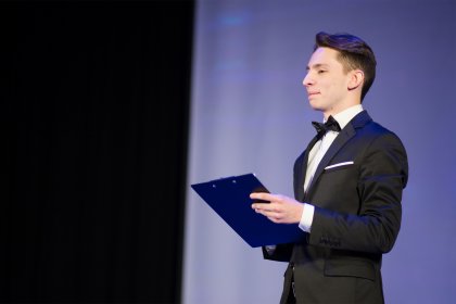 Photo of HACER Encima